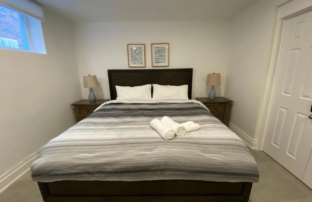 Homestay Yorkmills And Bayview !bb Spacious And Stylish Private Bedroom With Shared Bathroom