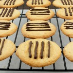 Chocolate-Piped Peanut Butter Cookies