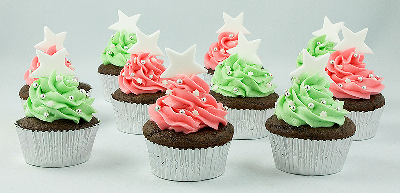 Dark Chocolate Cupcakes with Peppermint Marshmallow Cream Filling A photo of Dark Chocolate Cupcakes with Peppermint Marshmallow Cream Filling.
