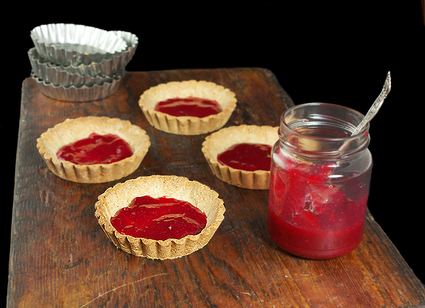 White Chocolate Tarts A photo of White Chocolate Tarts mise en place.