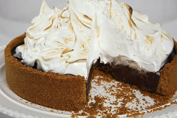 A photo taken close up of the interior of a Smores Pie.